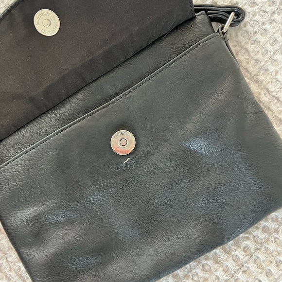 EXPRESS Black Crossbody Purse - Picture 3 of 9